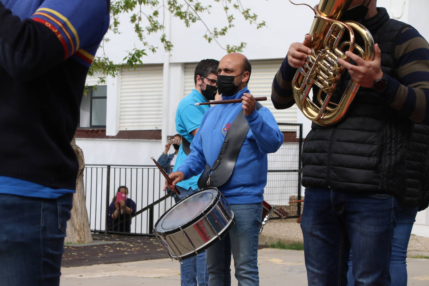 Fotos: Los sones cofrades resuenan con fervor y júbilo en el CEIP &#039;El Rodeo&#039;