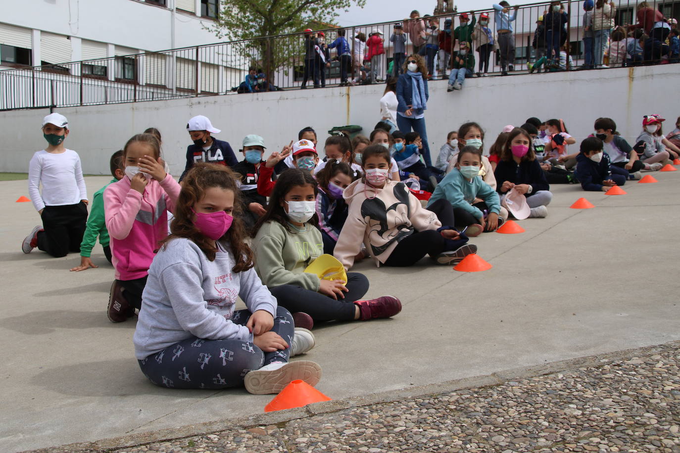 Fotos: Los sones cofrades resuenan con fervor y júbilo en el CEIP &#039;El Rodeo&#039;