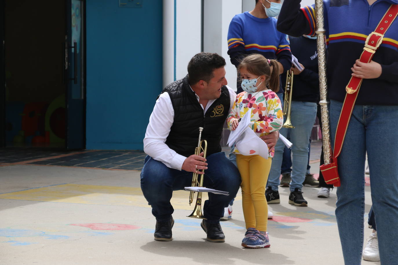 Fotos: Los sones cofrades resuenan con fervor y júbilo en el CEIP &#039;El Rodeo&#039;