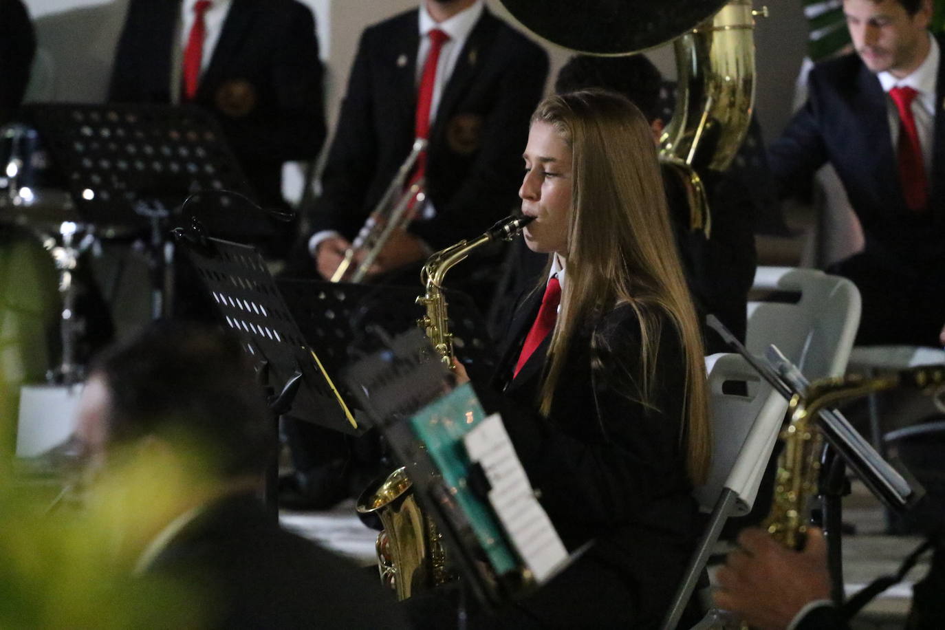 Fotos: La Plaza de la Alcazaba acoge varios conciertos de bandas con un fin solidario