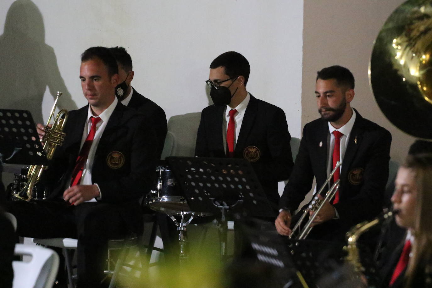 Fotos: La Plaza de la Alcazaba acoge varios conciertos de bandas con un fin solidario