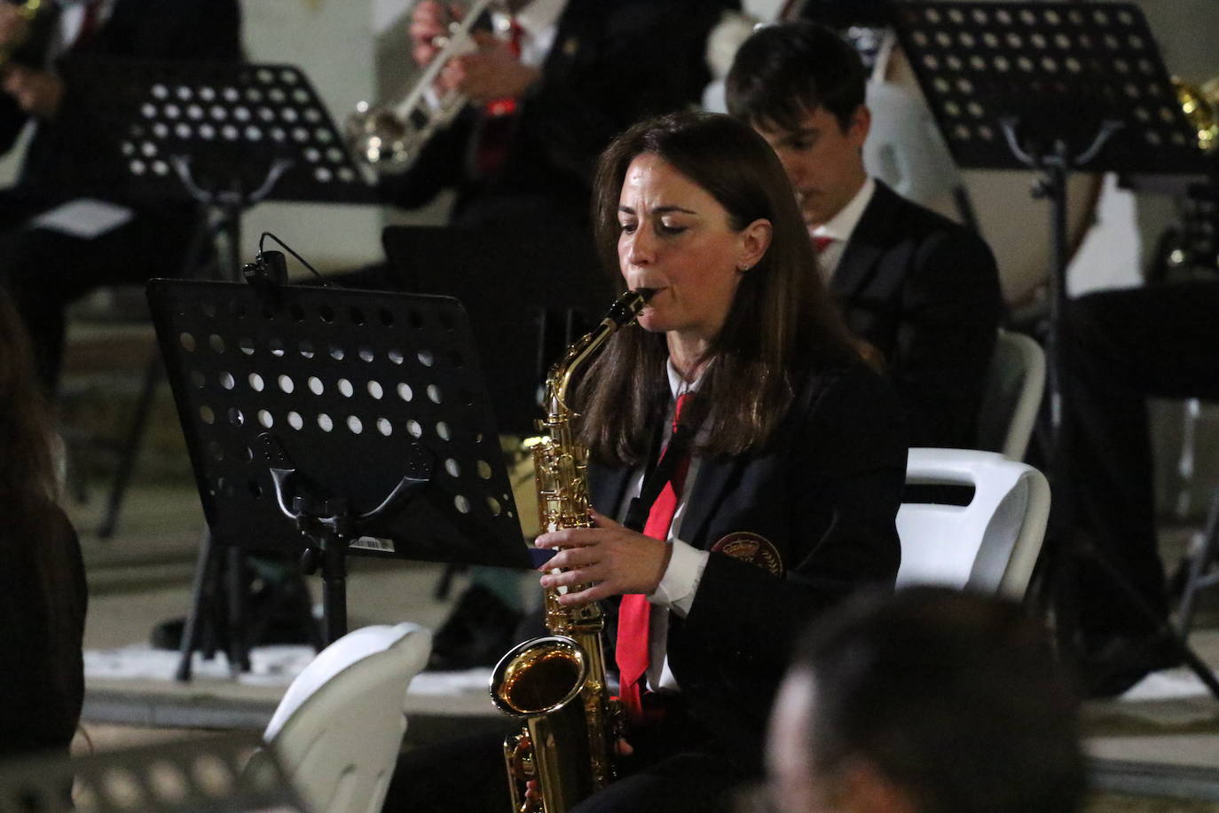 Fotos: La Plaza de la Alcazaba acoge varios conciertos de bandas con un fin solidario