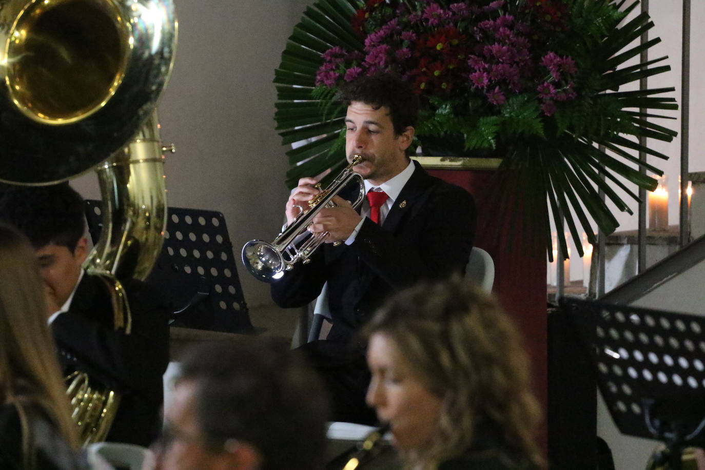 Fotos: La Plaza de la Alcazaba acoge varios conciertos de bandas con un fin solidario