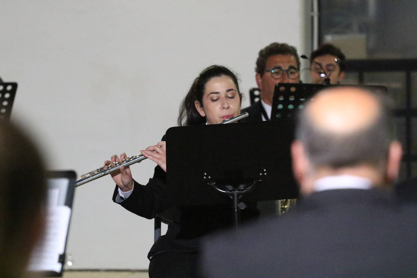Fotos: La Plaza de la Alcazaba acoge varios conciertos de bandas con un fin solidario