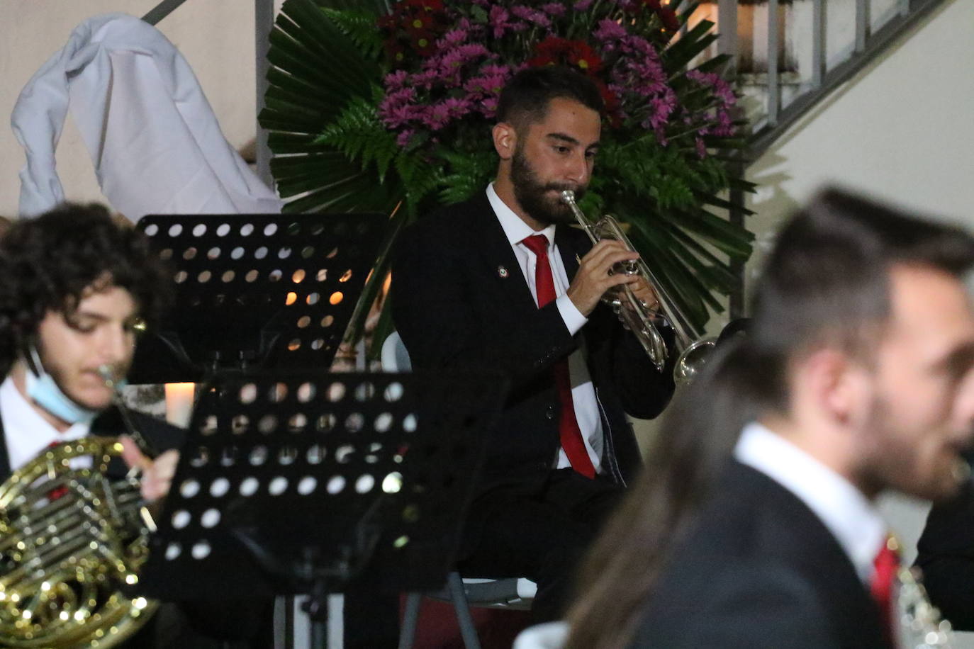 Fotos: La Plaza de la Alcazaba acoge varios conciertos de bandas con un fin solidario