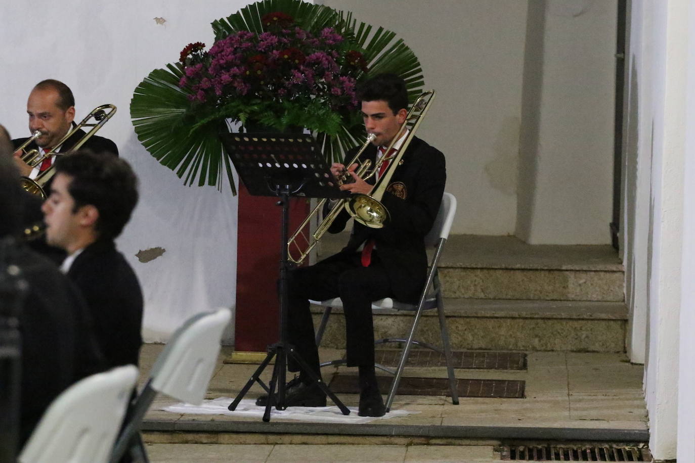 Fotos: La Plaza de la Alcazaba acoge varios conciertos de bandas con un fin solidario