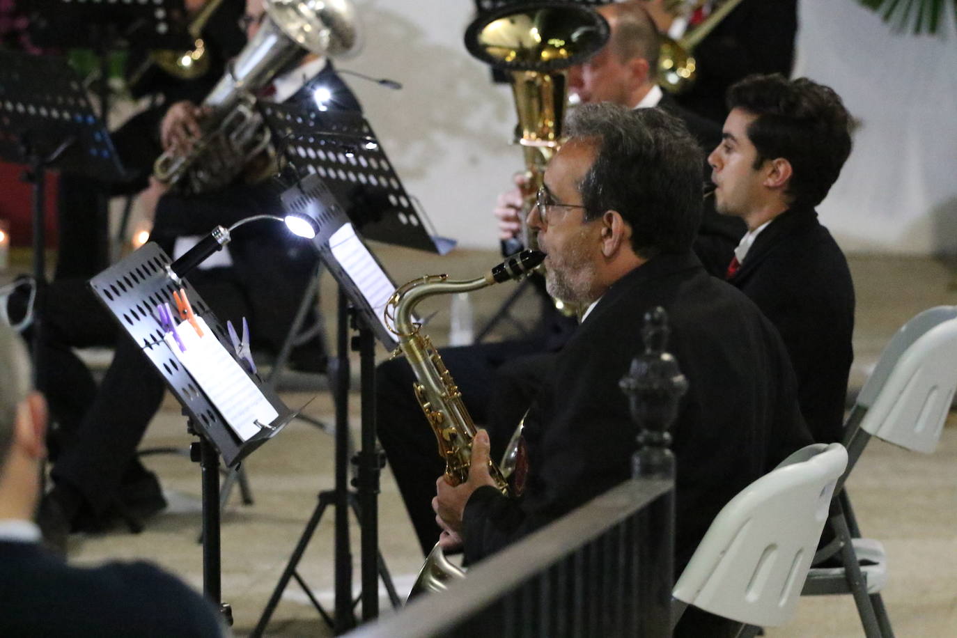 Fotos: La Plaza de la Alcazaba acoge varios conciertos de bandas con un fin solidario