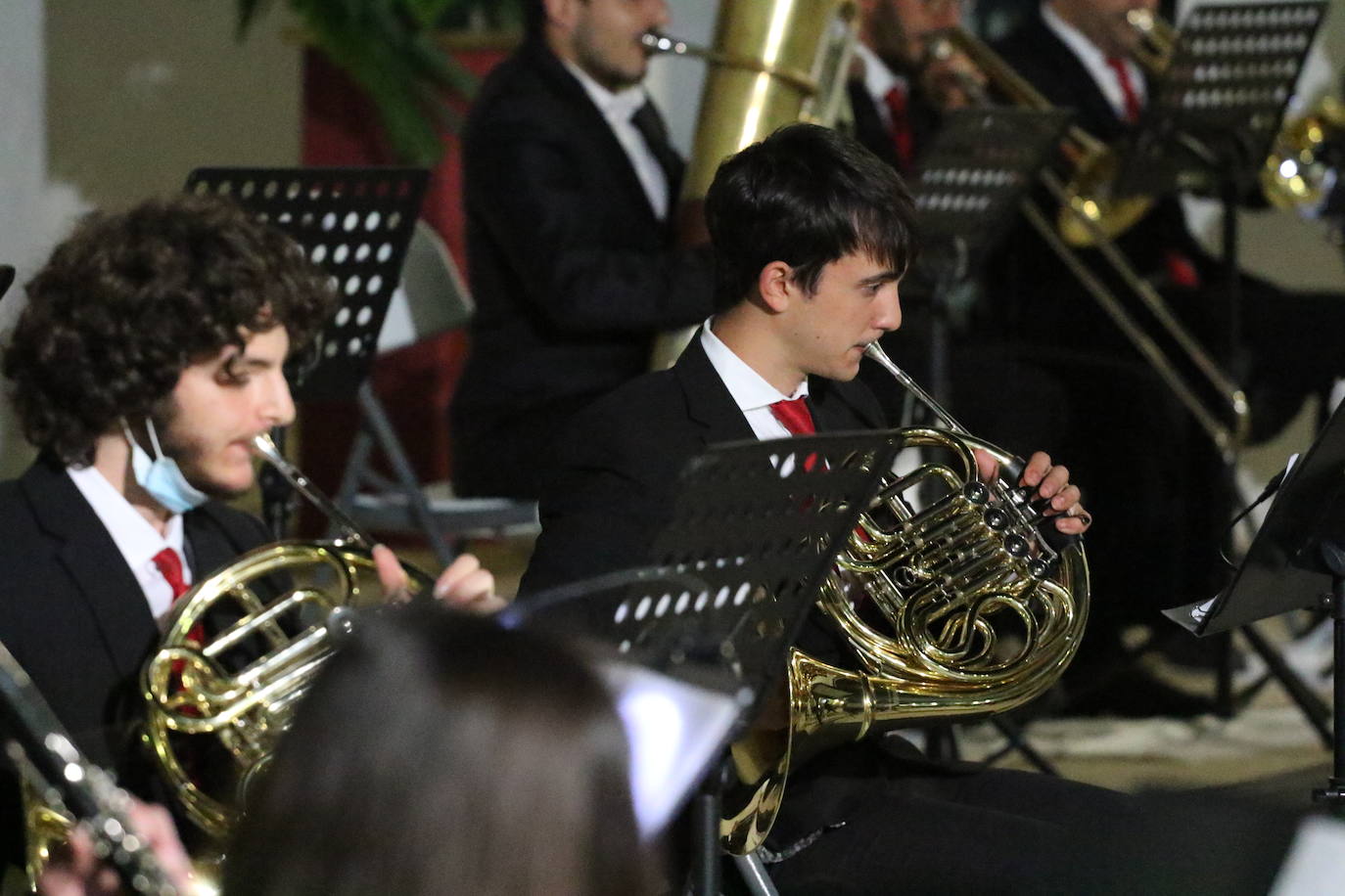 Fotos: La Plaza de la Alcazaba acoge varios conciertos de bandas con un fin solidario