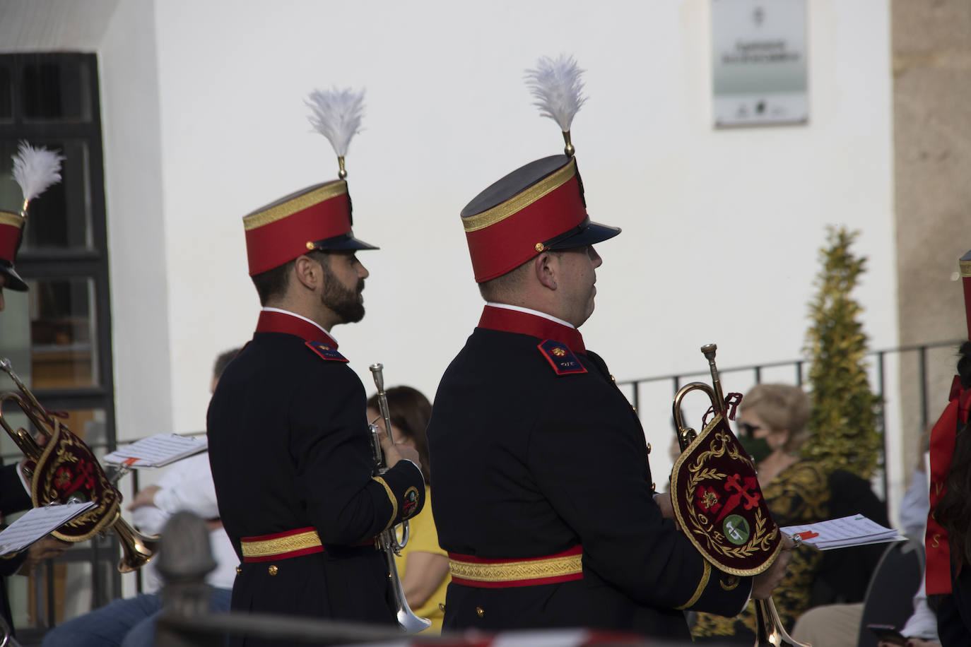 Fotos: La Plaza de la Alcazaba acoge varios conciertos de bandas con un fin solidario