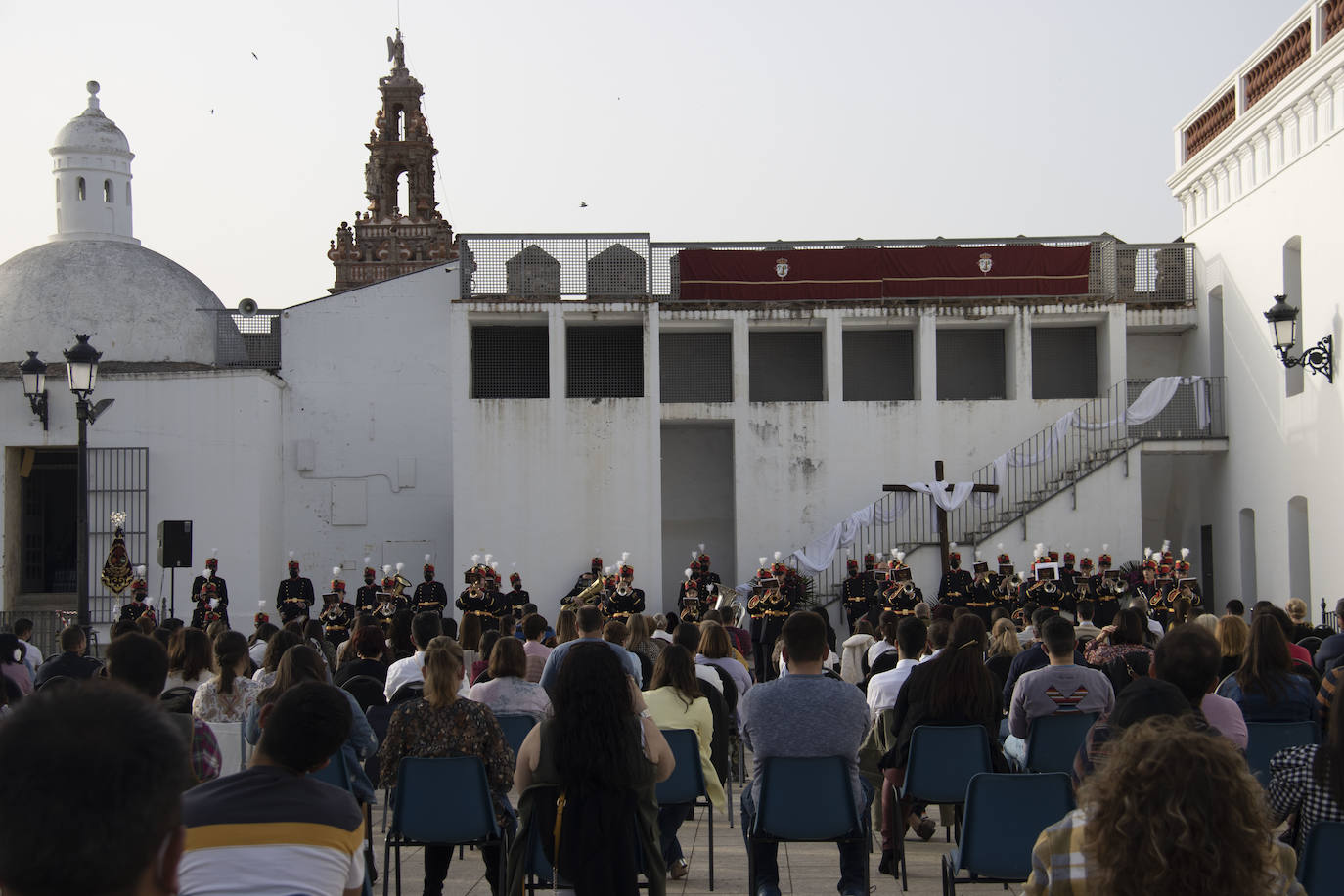 Fotos: La Plaza de la Alcazaba acoge varios conciertos de bandas con un fin solidario