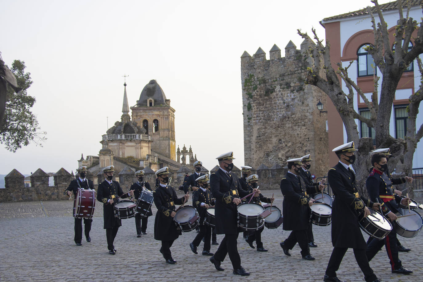 Fotos: La Plaza de la Alcazaba acoge varios conciertos de bandas con un fin solidario