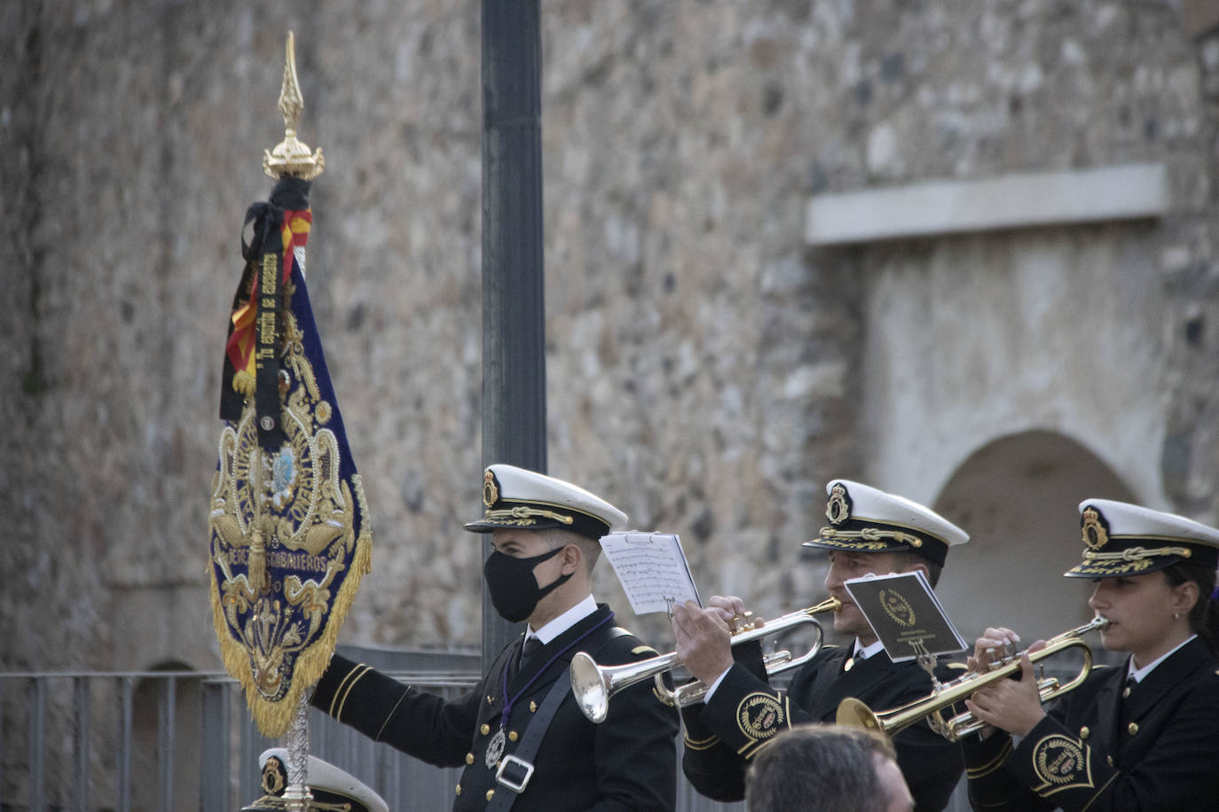 Fotos: La Plaza de la Alcazaba acoge varios conciertos de bandas con un fin solidario