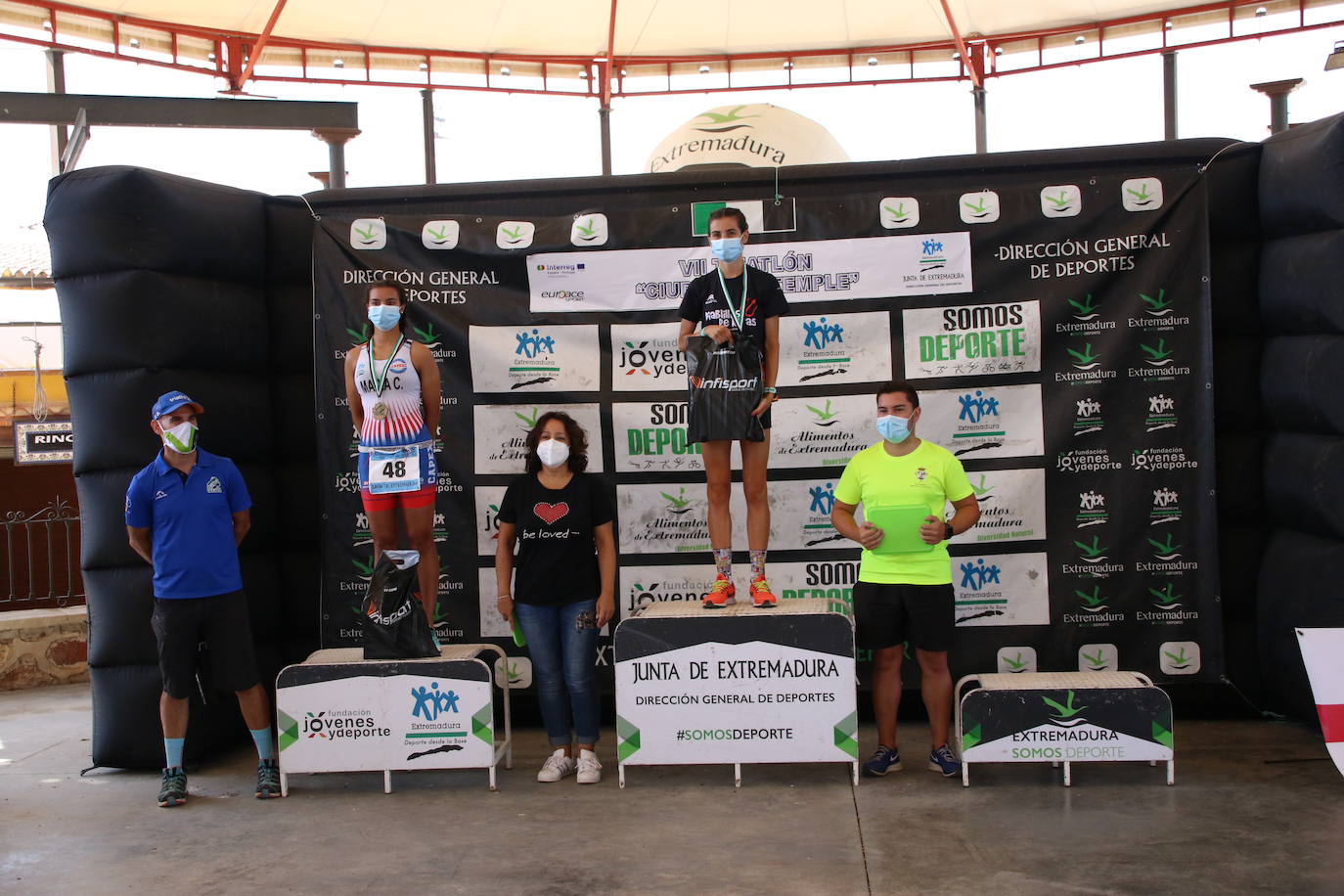 Fotos: 120 participantes se dan cita en el VII Triatlón &#039;Ciudad del Temple&#039;