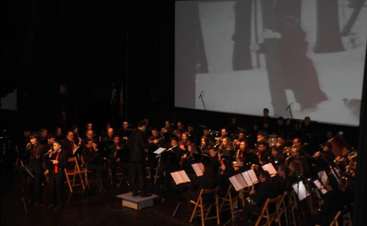 El cine-teatro Balboa acoge, este domingo, una nueva edición de 'El Conciertazo'