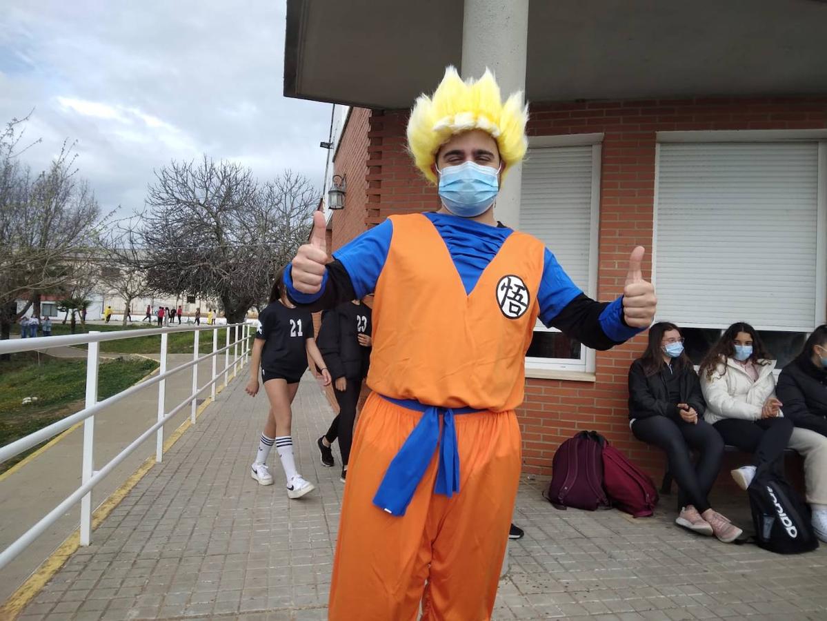 Fotos: El Carnaval llena de color, ritmo y alegría los centros educativos