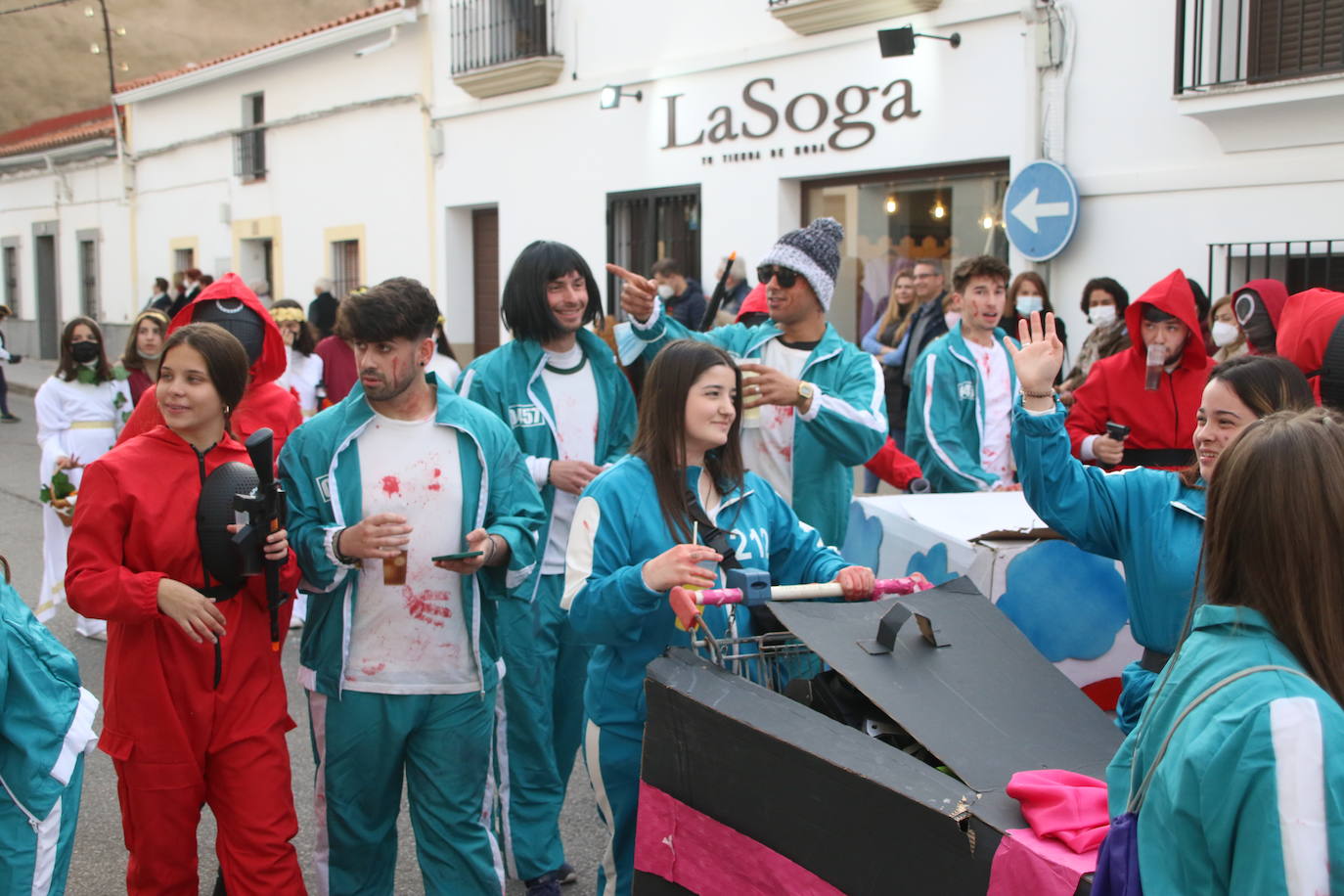 Fotos: El Carnaval vuelve a teñir de color y alegría las calles de Jerez