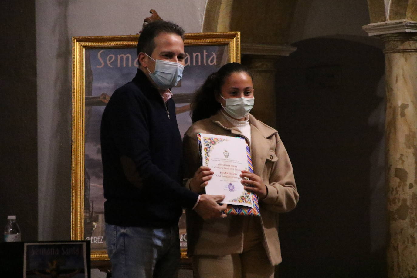 Fotos: El anuario cofrade vuelve a desgranar los entresijos de la Semana Santa jerezana