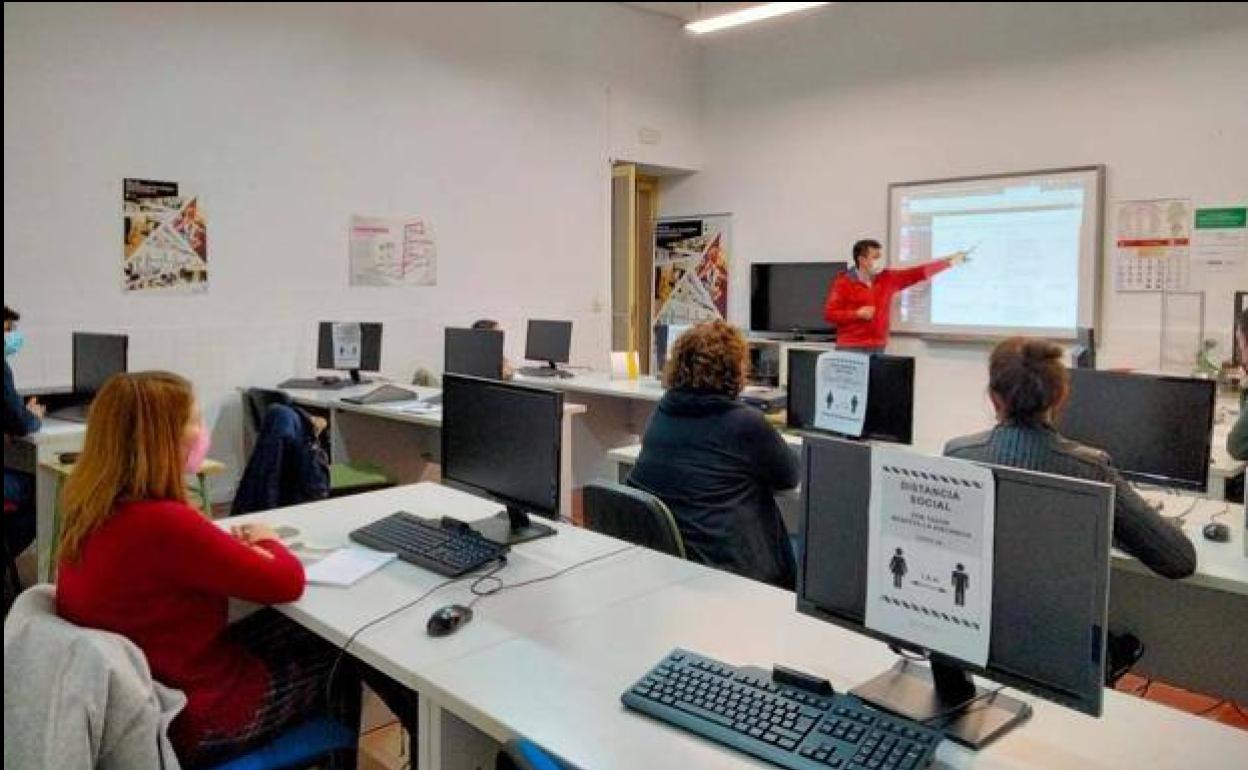 El NCC propone los talleres 'Currículum digital, búsqueda de empleo y marca personal' y 'Ofimática para el mercado de trabajo'