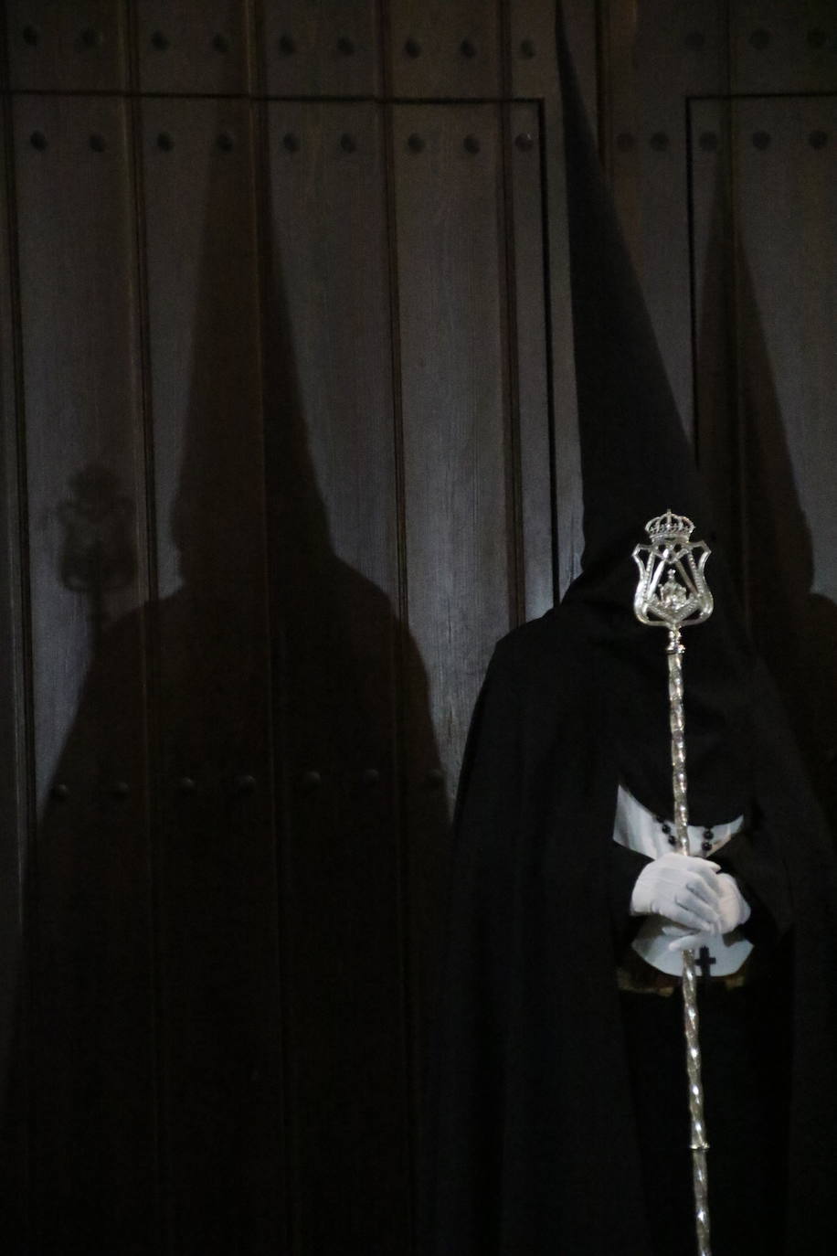 Fotos: Jerez vuelve a enmudecer ante Jesús Orando en el Huerto y Nuestra Señora del Silencio en una nueva noche de Martes Santo