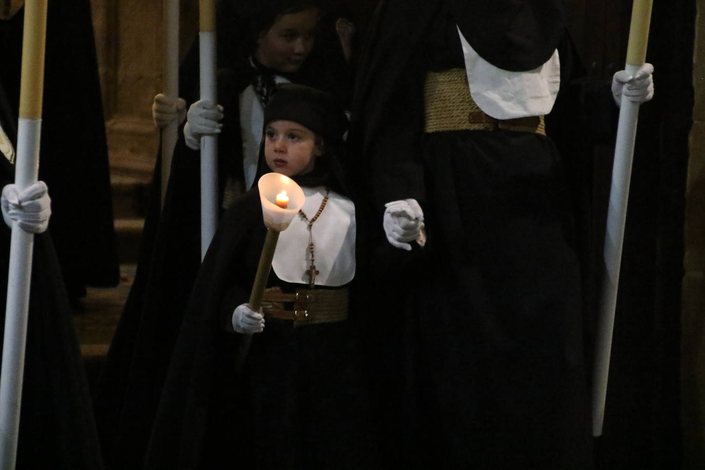 Fotos: Jerez vuelve a enmudecer ante Jesús Orando en el Huerto y Nuestra Señora del Silencio en una nueva noche de Martes Santo