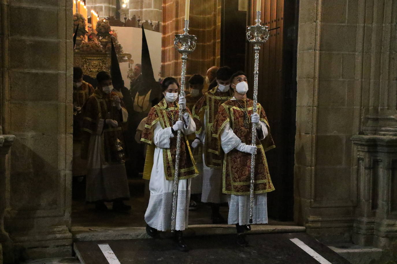 Fotos: Jerez vuelve a enmudecer ante Jesús Orando en el Huerto y Nuestra Señora del Silencio en una nueva noche de Martes Santo