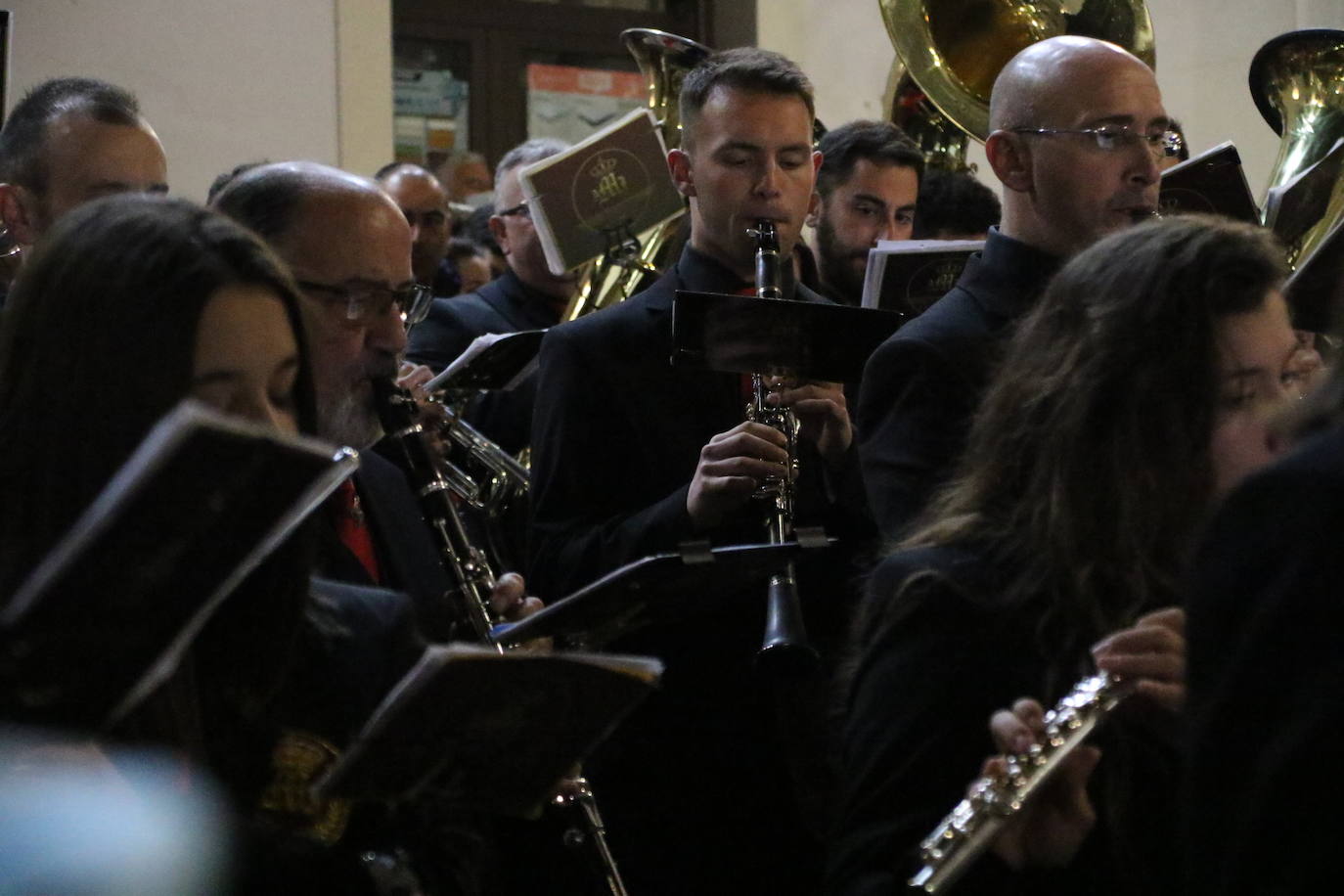 Fotos: Jerez vuelve a enmudecer ante Jesús Orando en el Huerto y Nuestra Señora del Silencio en una nueva noche de Martes Santo