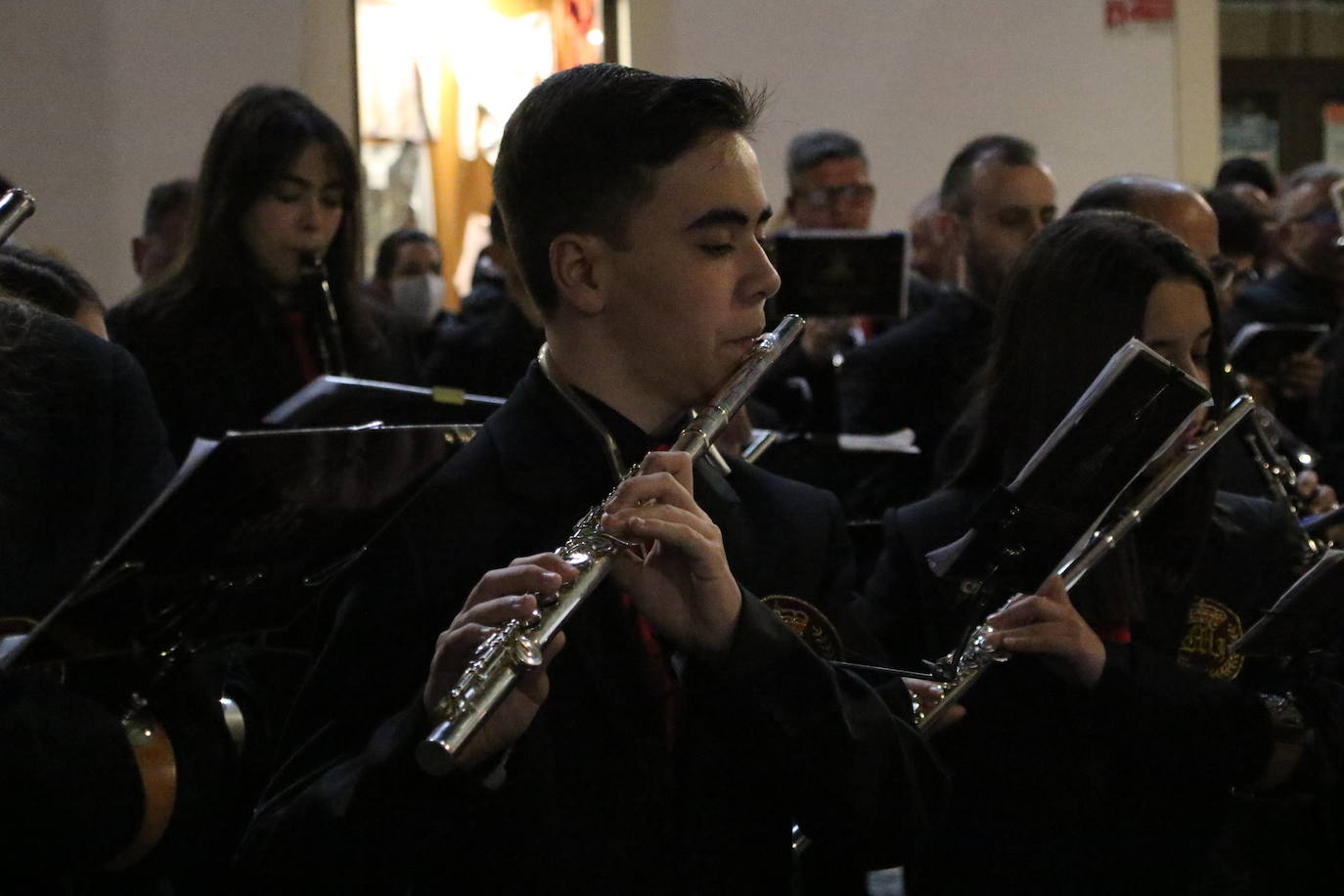 Fotos: Jerez vuelve a enmudecer ante Jesús Orando en el Huerto y Nuestra Señora del Silencio en una nueva noche de Martes Santo