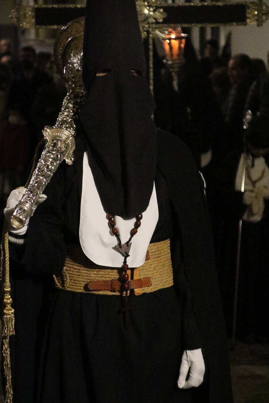 Fotos: Jerez vuelve a enmudecer ante Jesús Orando en el Huerto y Nuestra Señora del Silencio en una nueva noche de Martes Santo