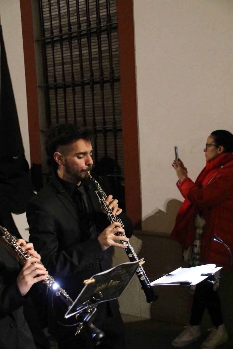 Fotos: Jerez vuelve a enmudecer ante Jesús Orando en el Huerto y Nuestra Señora del Silencio en una nueva noche de Martes Santo