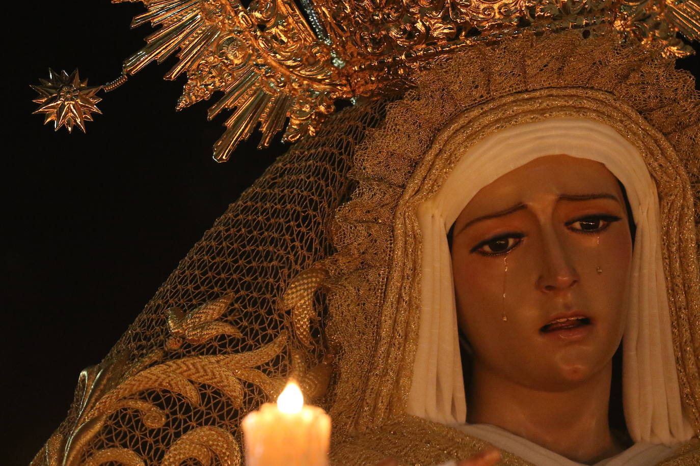 Fotos: Jerez vuelve a enmudecer ante Jesús Orando en el Huerto y Nuestra Señora del Silencio en una nueva noche de Martes Santo