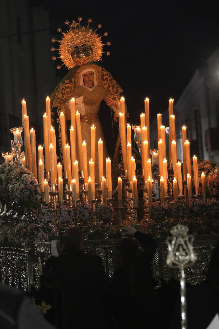 Fotos: Jerez vuelve a enmudecer ante Jesús Orando en el Huerto y Nuestra Señora del Silencio en una nueva noche de Martes Santo
