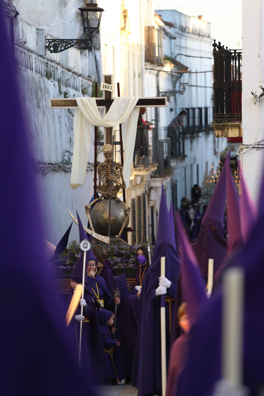 Fotos: El fervor envuelve la tarde de Viernes Santo en Jerez de los Caballeros