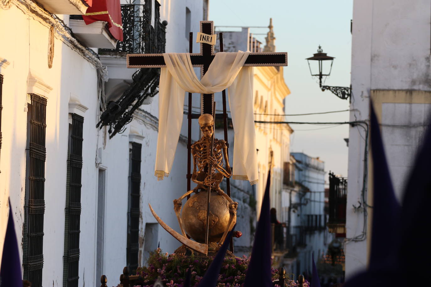Fotos: El fervor envuelve la tarde de Viernes Santo en Jerez de los Caballeros