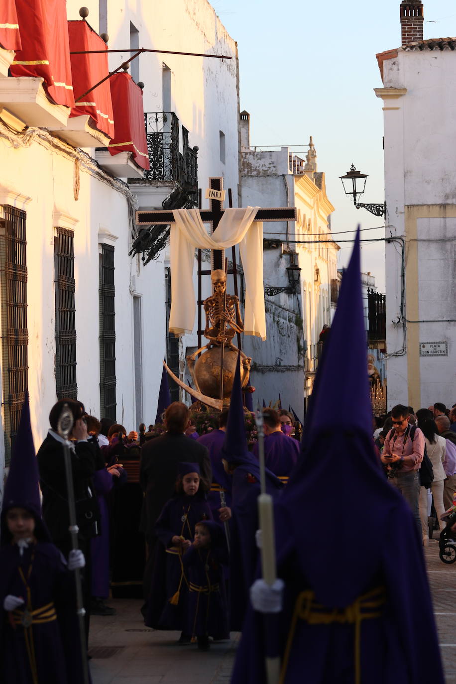 Fotos: El fervor envuelve la tarde de Viernes Santo en Jerez de los Caballeros