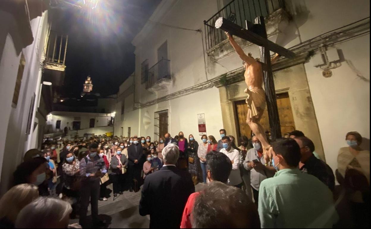 La Hermandad de Penitentes realiza este domingo, 24 de abril, el traslado del Cristo de la Vera Cruz