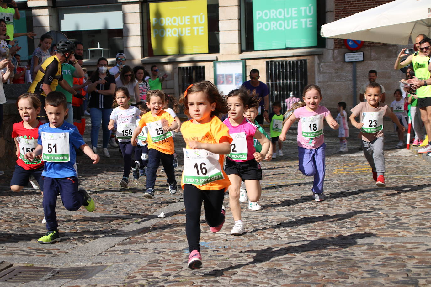 Fotos: Bruno Paixão y Anabel Benítez, vencedores de la XXIII Carrera Popular de Jerez de los Caballeros