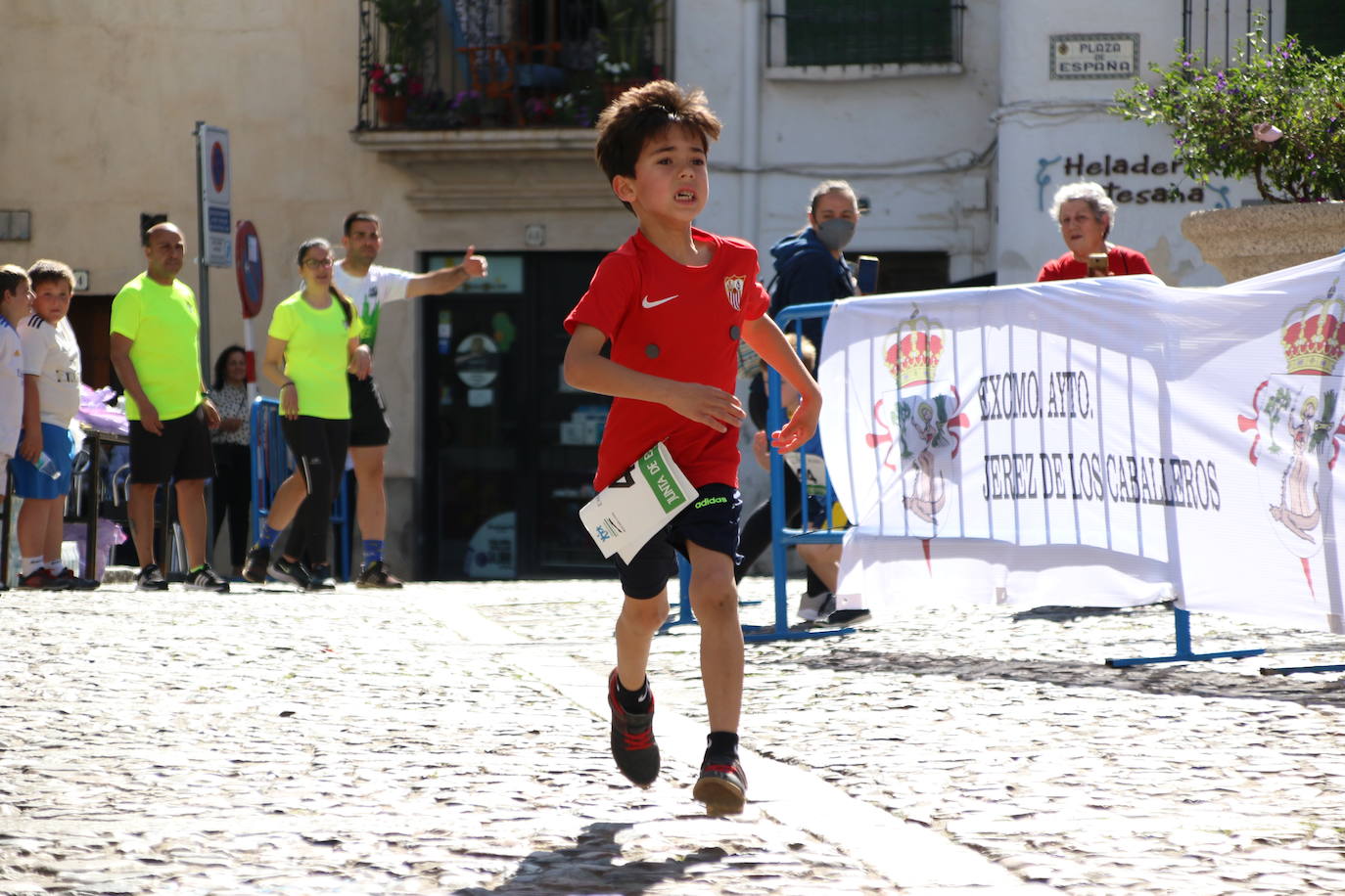 Fotos: Bruno Paixão y Anabel Benítez, vencedores de la XXIII Carrera Popular de Jerez de los Caballeros