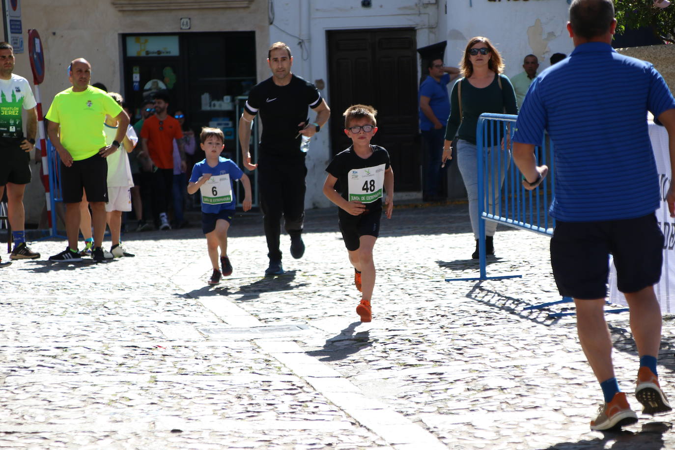 Fotos: Bruno Paixão y Anabel Benítez, vencedores de la XXIII Carrera Popular de Jerez de los Caballeros