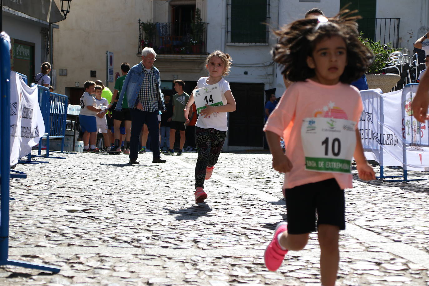 Fotos: Bruno Paixão y Anabel Benítez, vencedores de la XXIII Carrera Popular de Jerez de los Caballeros