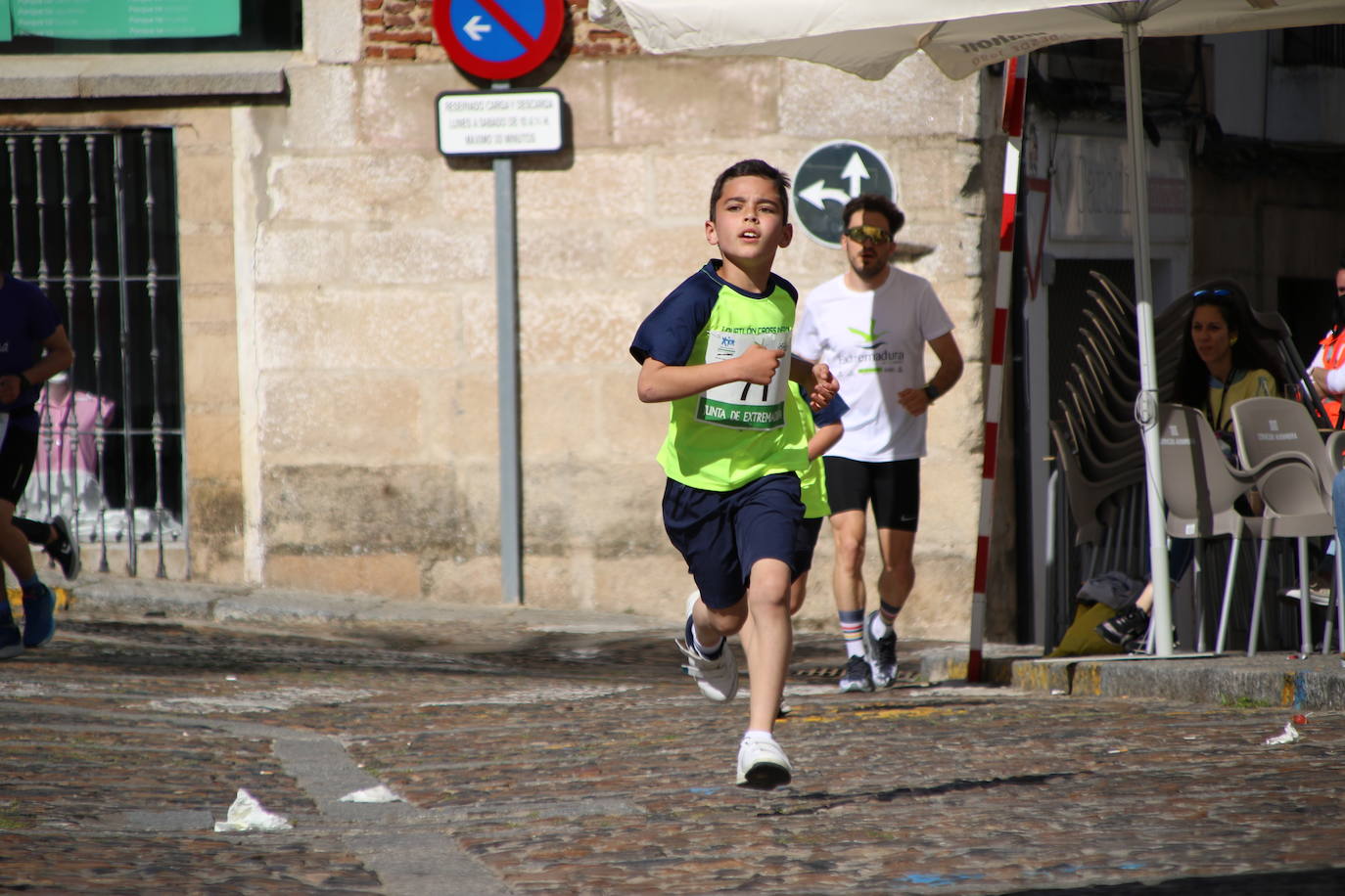 Fotos: Bruno Paixão y Anabel Benítez, vencedores de la XXIII Carrera Popular de Jerez de los Caballeros