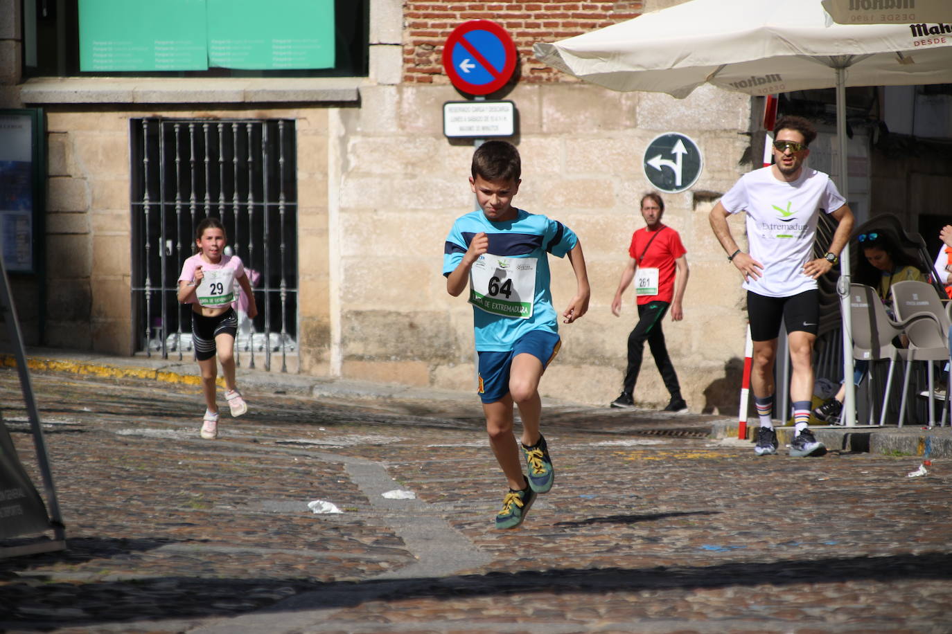 Fotos: Bruno Paixão y Anabel Benítez, vencedores de la XXIII Carrera Popular de Jerez de los Caballeros