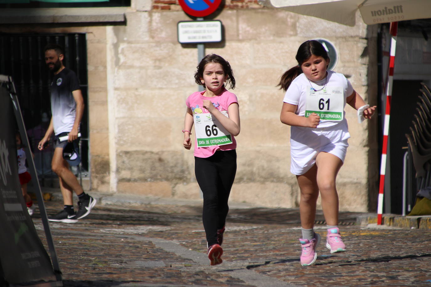 Fotos: Bruno Paixão y Anabel Benítez, vencedores de la XXIII Carrera Popular de Jerez de los Caballeros
