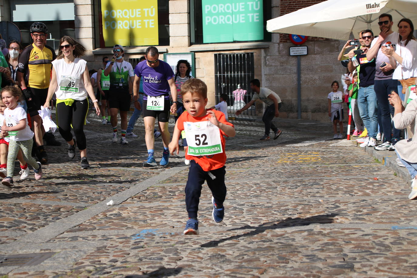Fotos: Bruno Paixão y Anabel Benítez, vencedores de la XXIII Carrera Popular de Jerez de los Caballeros
