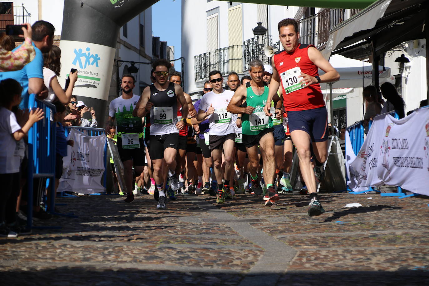 Fotos: Bruno Paixão y Anabel Benítez, vencedores de la XXIII Carrera Popular de Jerez de los Caballeros