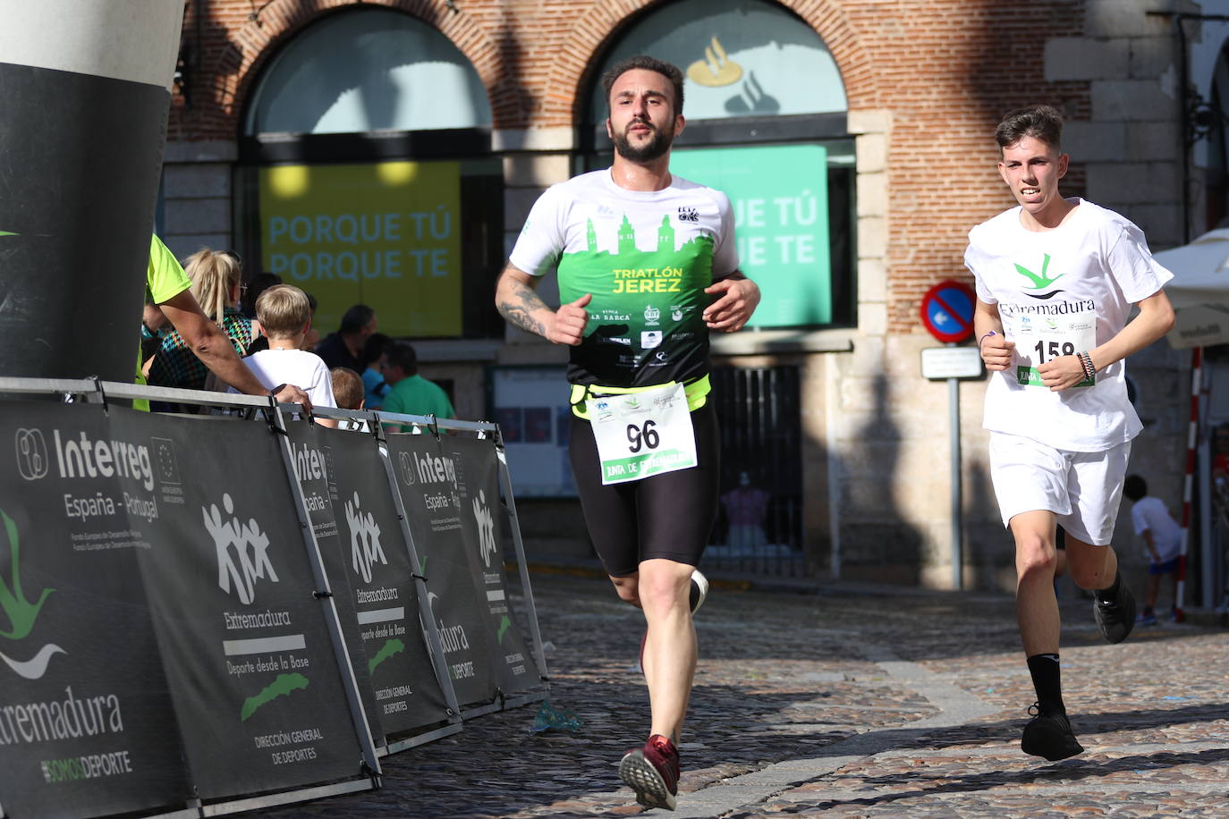 Fotos: Bruno Paixão y Anabel Benítez, vencedores de la XXIII Carrera Popular de Jerez de los Caballeros