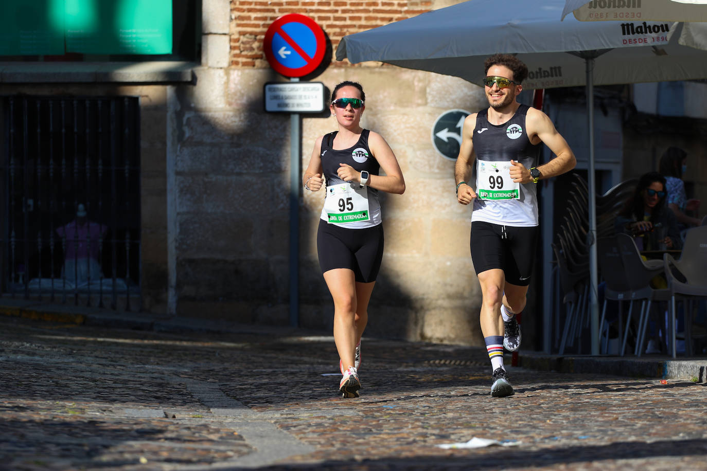 Fotos: Bruno Paixão y Anabel Benítez, vencedores de la XXIII Carrera Popular de Jerez de los Caballeros