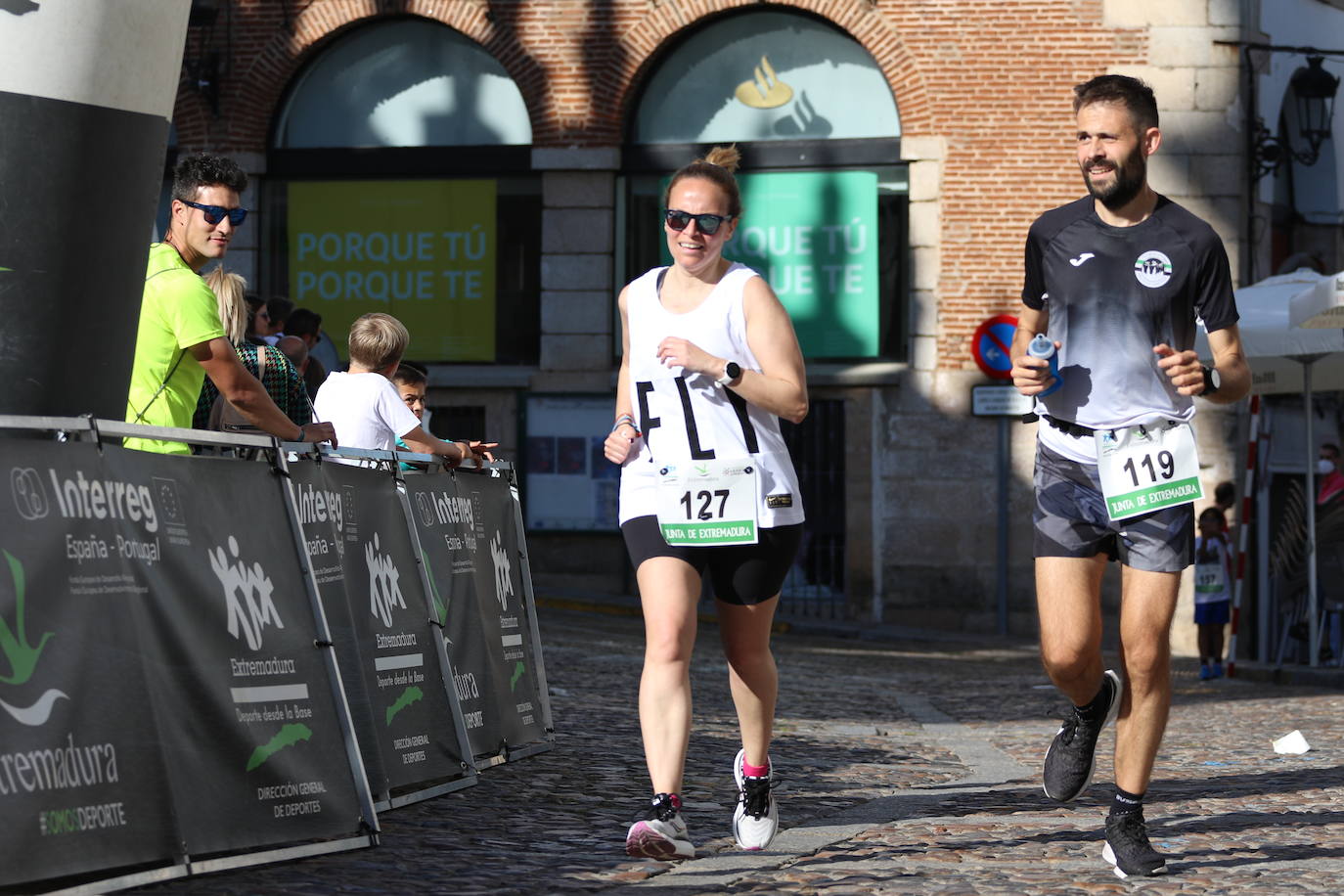 Fotos: Bruno Paixão y Anabel Benítez, vencedores de la XXIII Carrera Popular de Jerez de los Caballeros