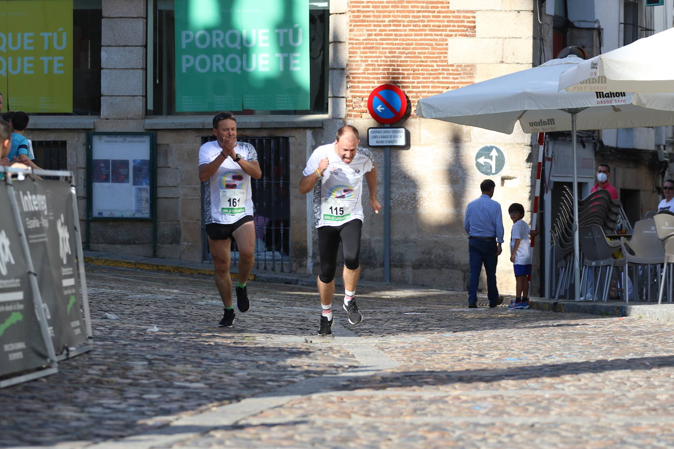 Fotos: Bruno Paixão y Anabel Benítez, vencedores de la XXIII Carrera Popular de Jerez de los Caballeros
