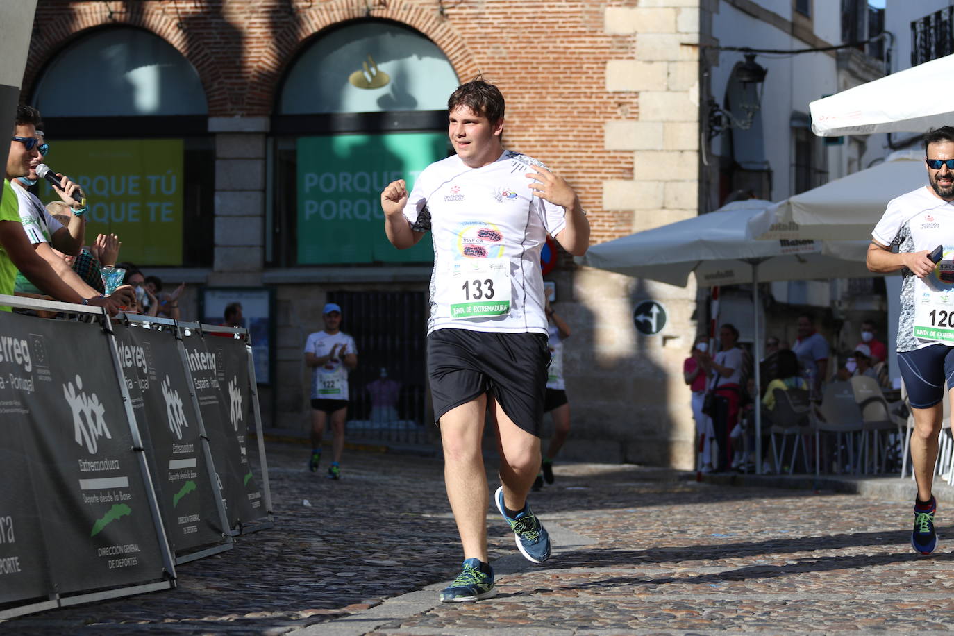 Fotos: Bruno Paixão y Anabel Benítez, vencedores de la XXIII Carrera Popular de Jerez de los Caballeros