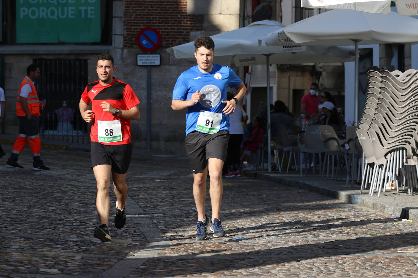 Fotos: Bruno Paixão y Anabel Benítez, vencedores de la XXIII Carrera Popular de Jerez de los Caballeros